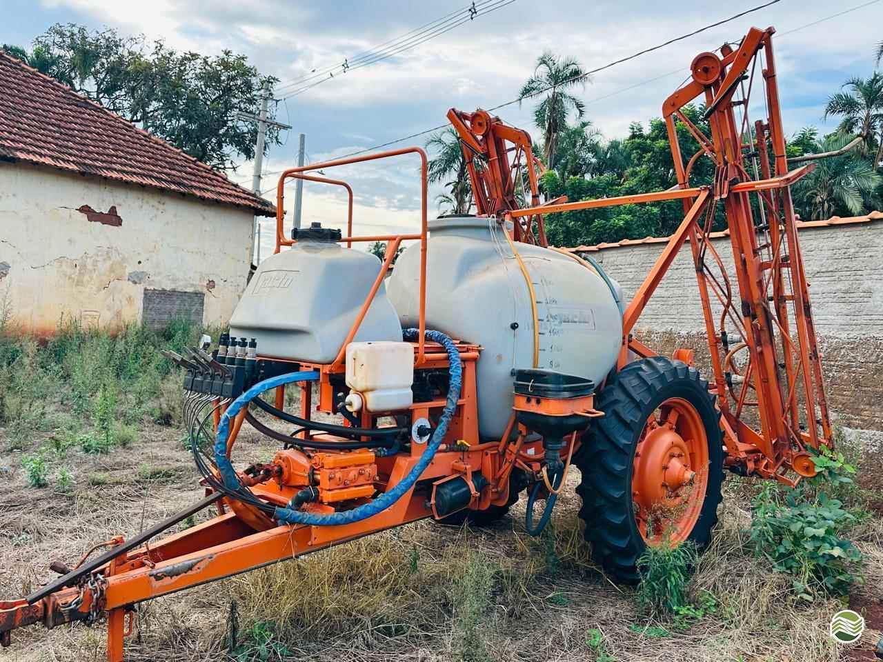 PULVERIZADOR JACTO ADVANCE 2000 AM18 Arrasto Marcão Tratores UBERABA MINAS GERAIS MG